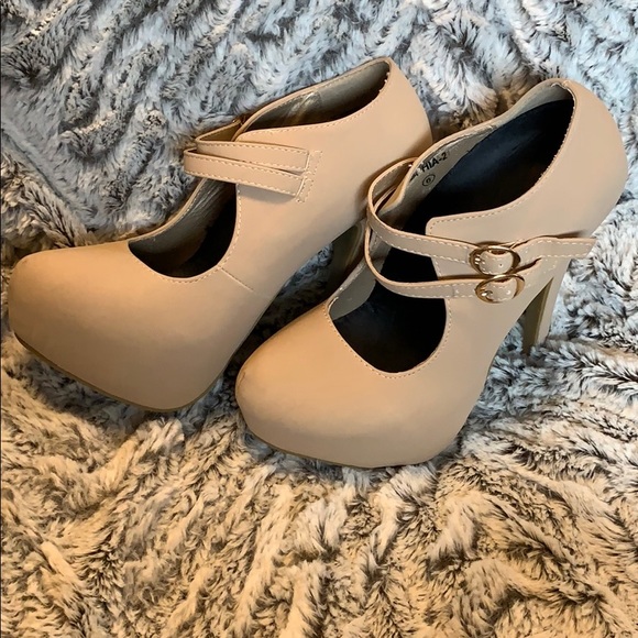 Nude platforms - Picture 3 of 3